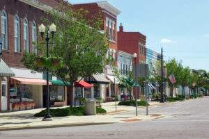 Small businesses near Saginaw, MI, downtown with commercial insurance